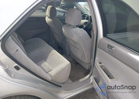 2004 Toyota Camry Le z USA, uszkodzony, nr VIN 4T1BE32K14U294917